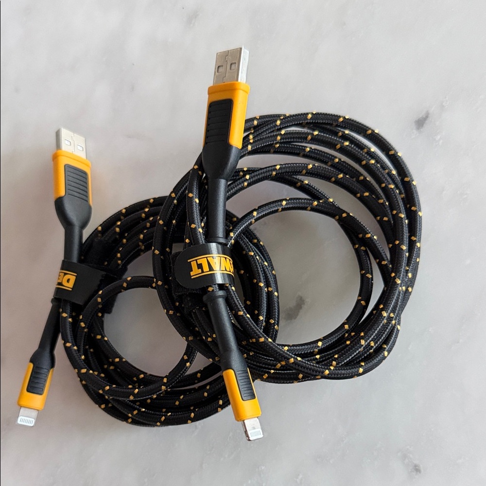 DEWALT USB/ LIGHTNING